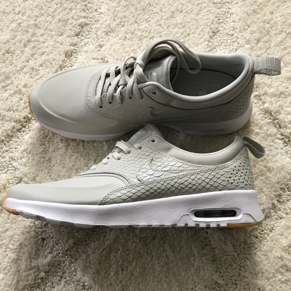 NIKE AIR MAX THEA SNEAKERS -WOMEN